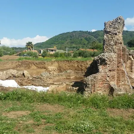 Via Degli Elleni *